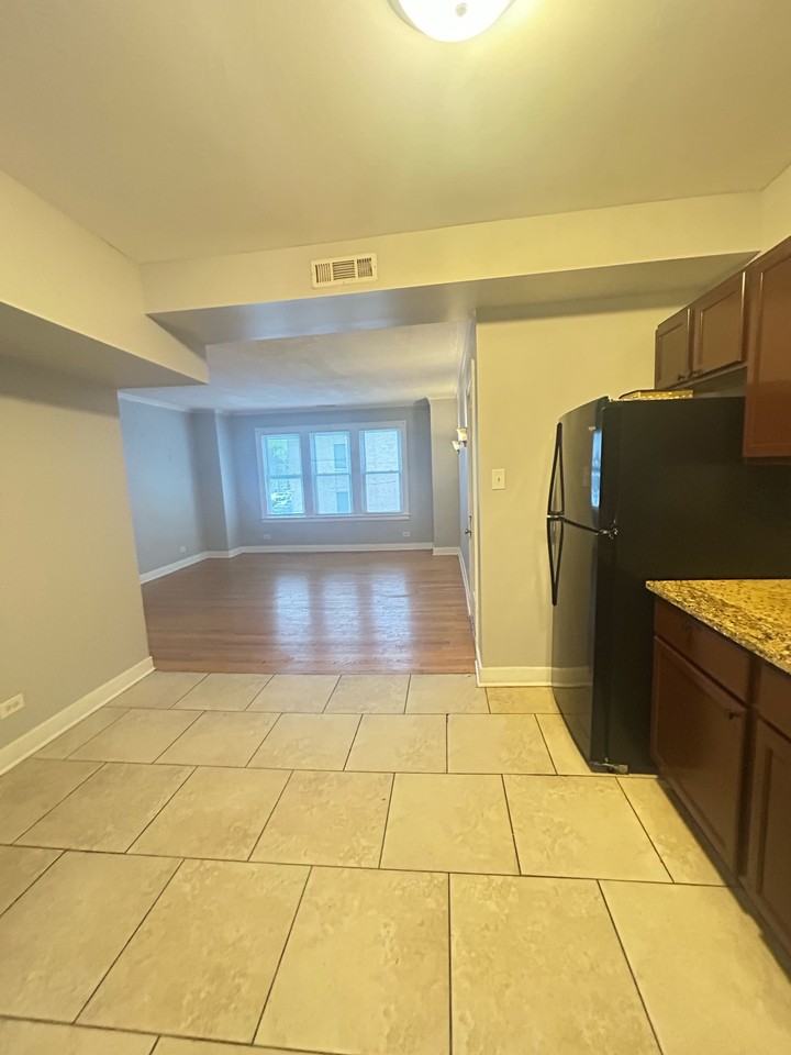 1238 1238 West 90th StreetUnit 2E #2E - Photo 4 of 10