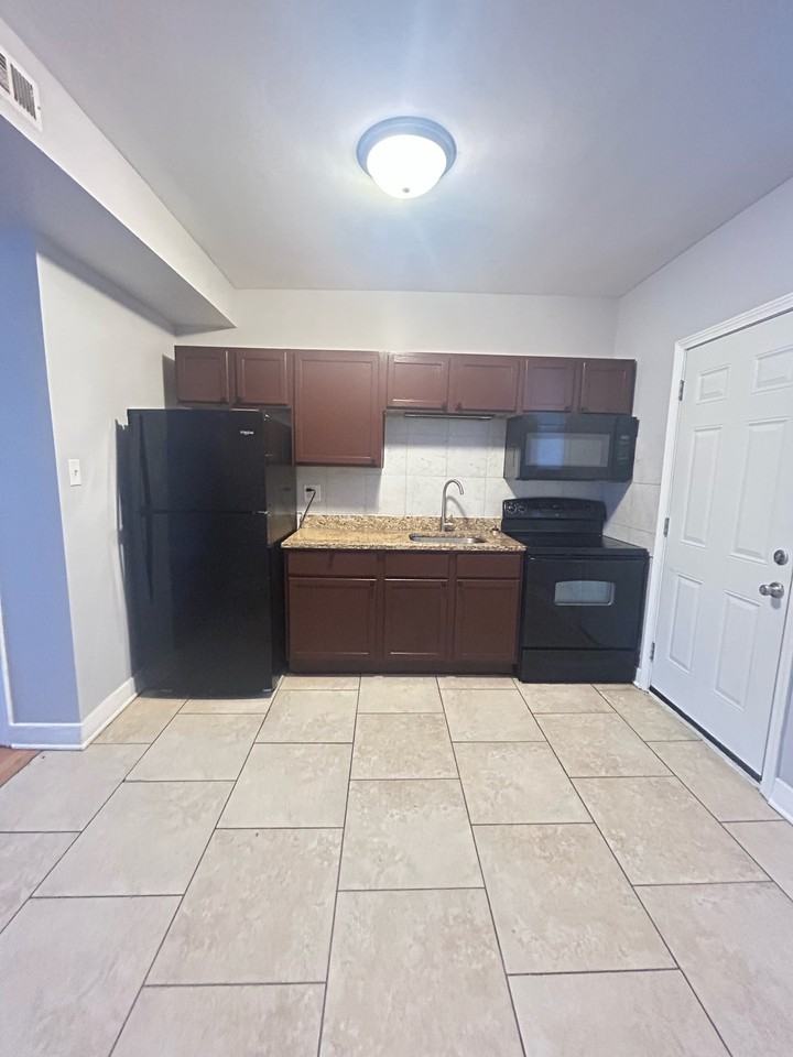 1238 1238 West 90th StreetUnit 2E #2E - Photo 5 of 10