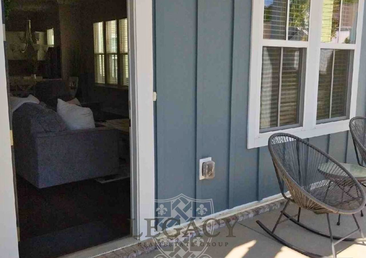 708 Goswell Drive #1 - Photo 3 of 24