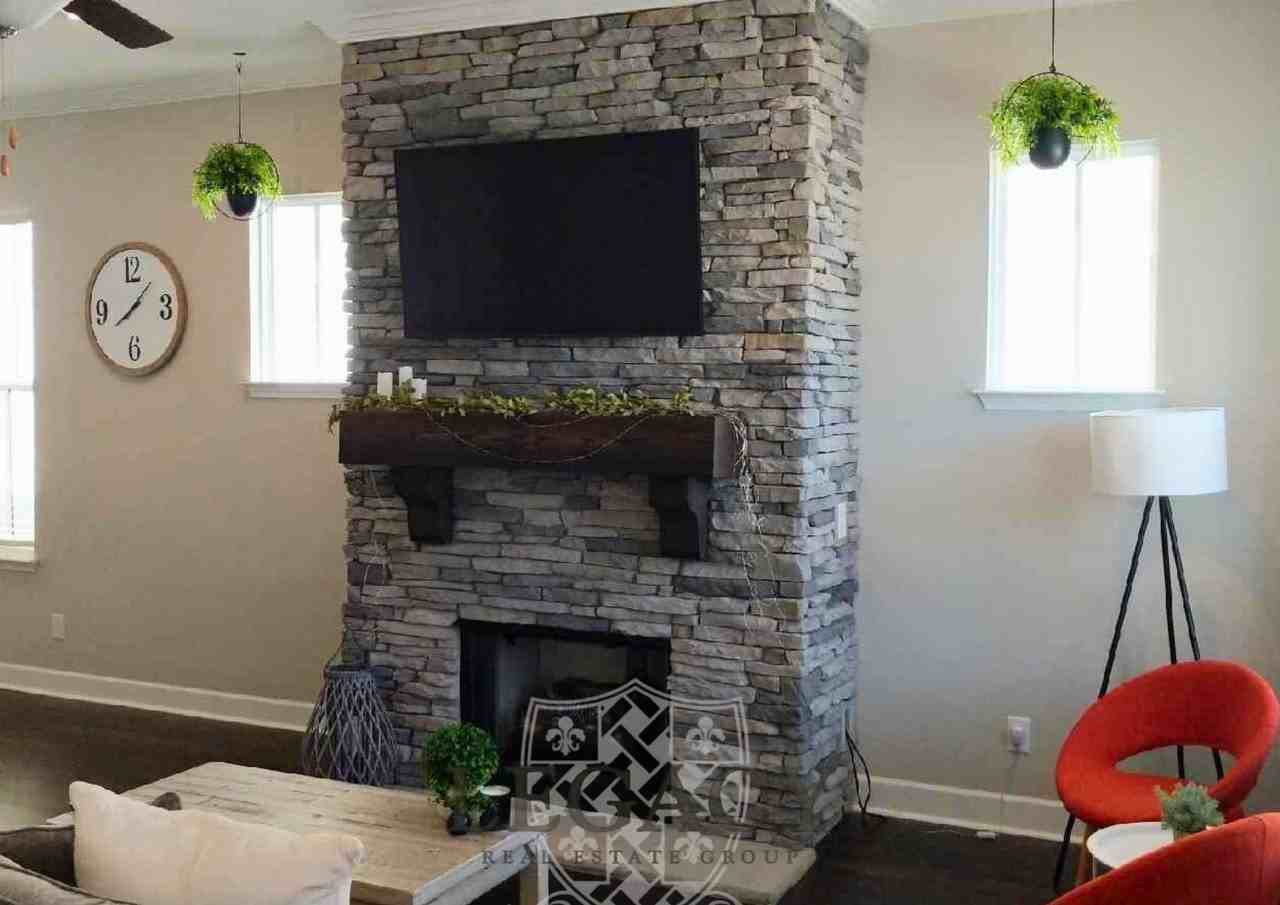 708 Goswell Drive #1 - Photo 6 of 24