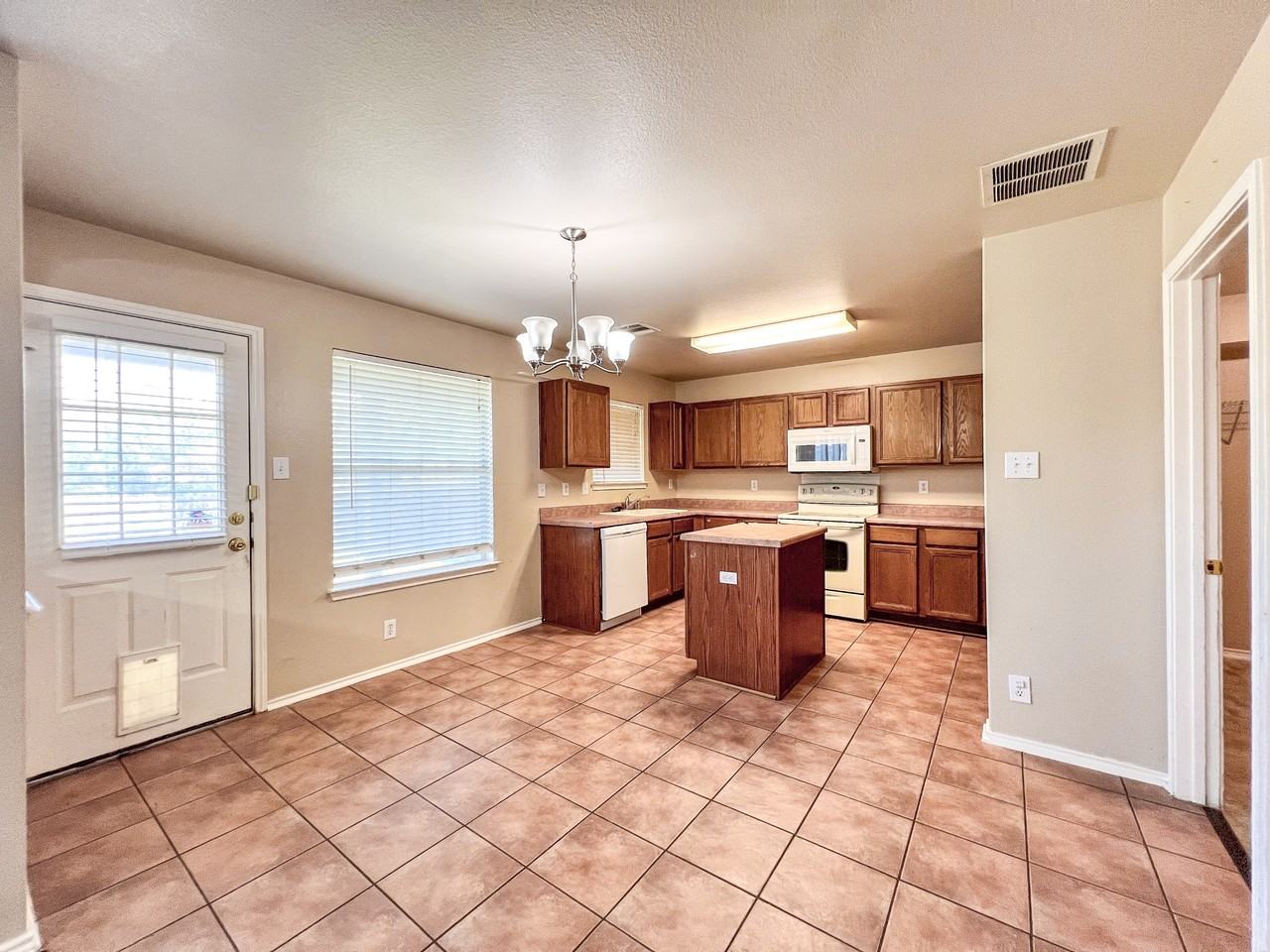 218 Val Verde Dr #1 - Photo 6 of 26