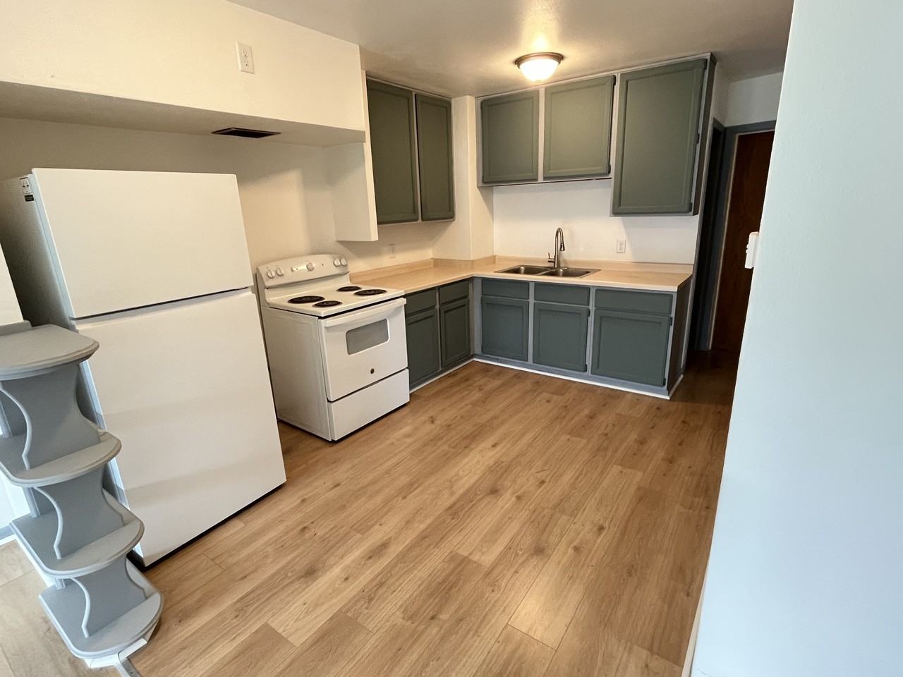 412 410 - 412 N Lake St - 410 A #410A - Photo 2 of 12