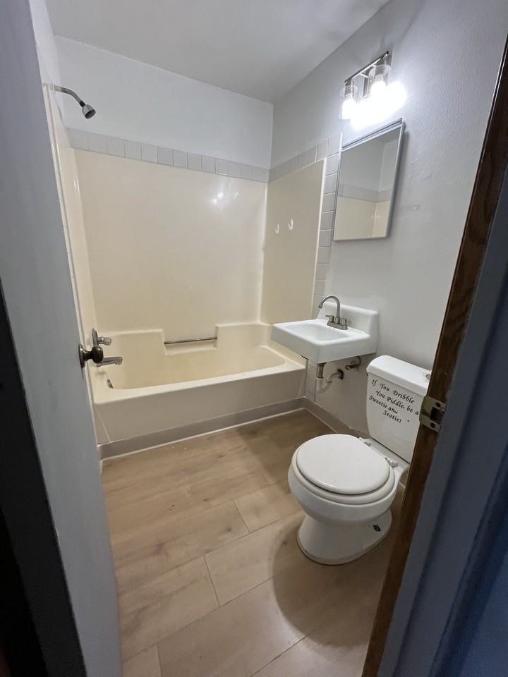 412 410 - 412 N Lake St - 410 A #410A - Photo 7 of 12