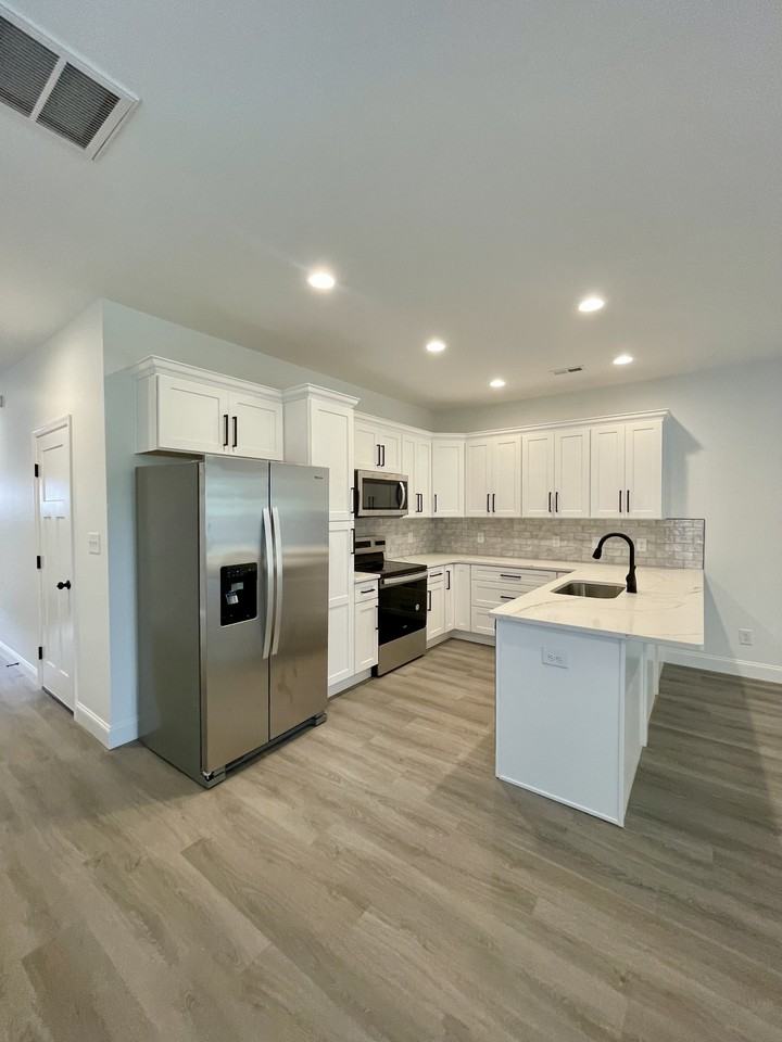 128 Independence Ln #128 - Photo 4 of 33