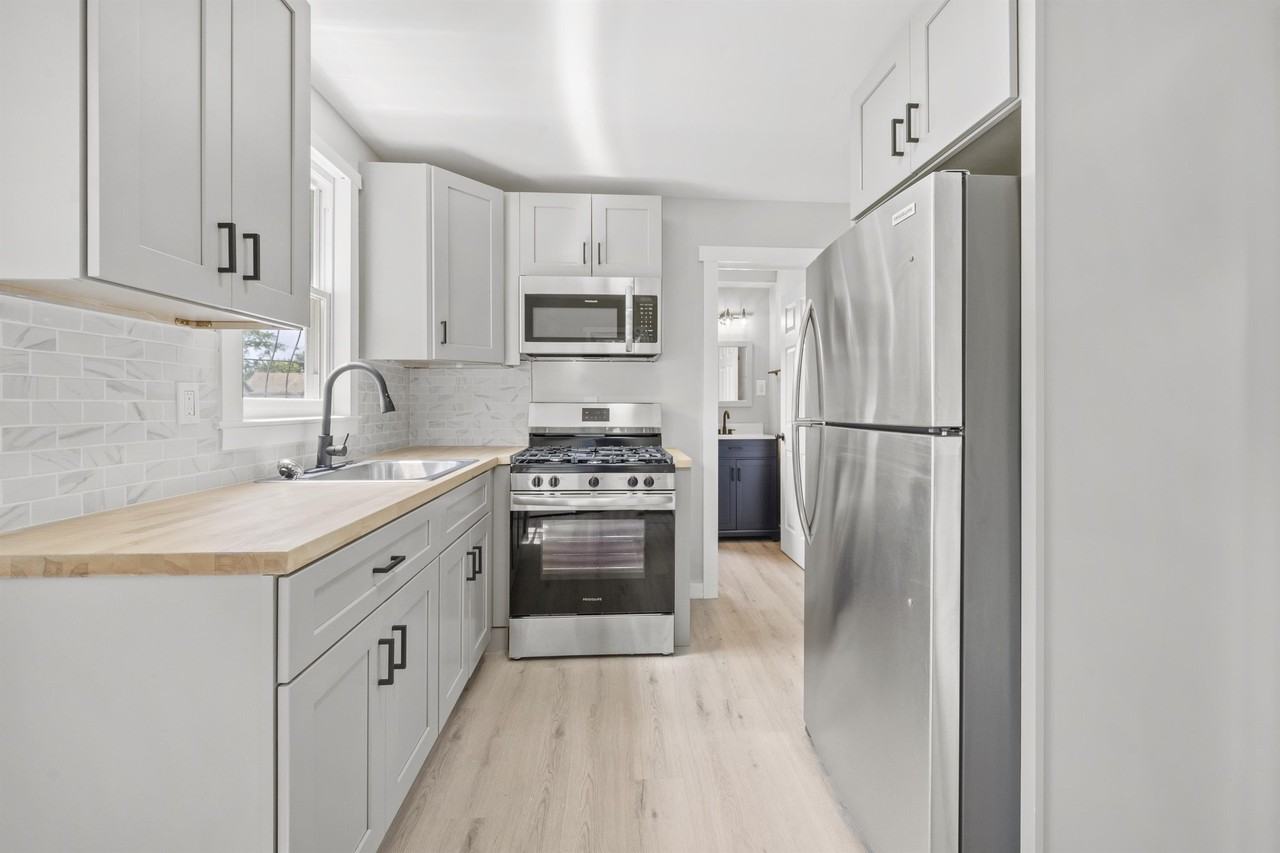 346 East Bernhard Avenue #1 - Photo 3 of 17