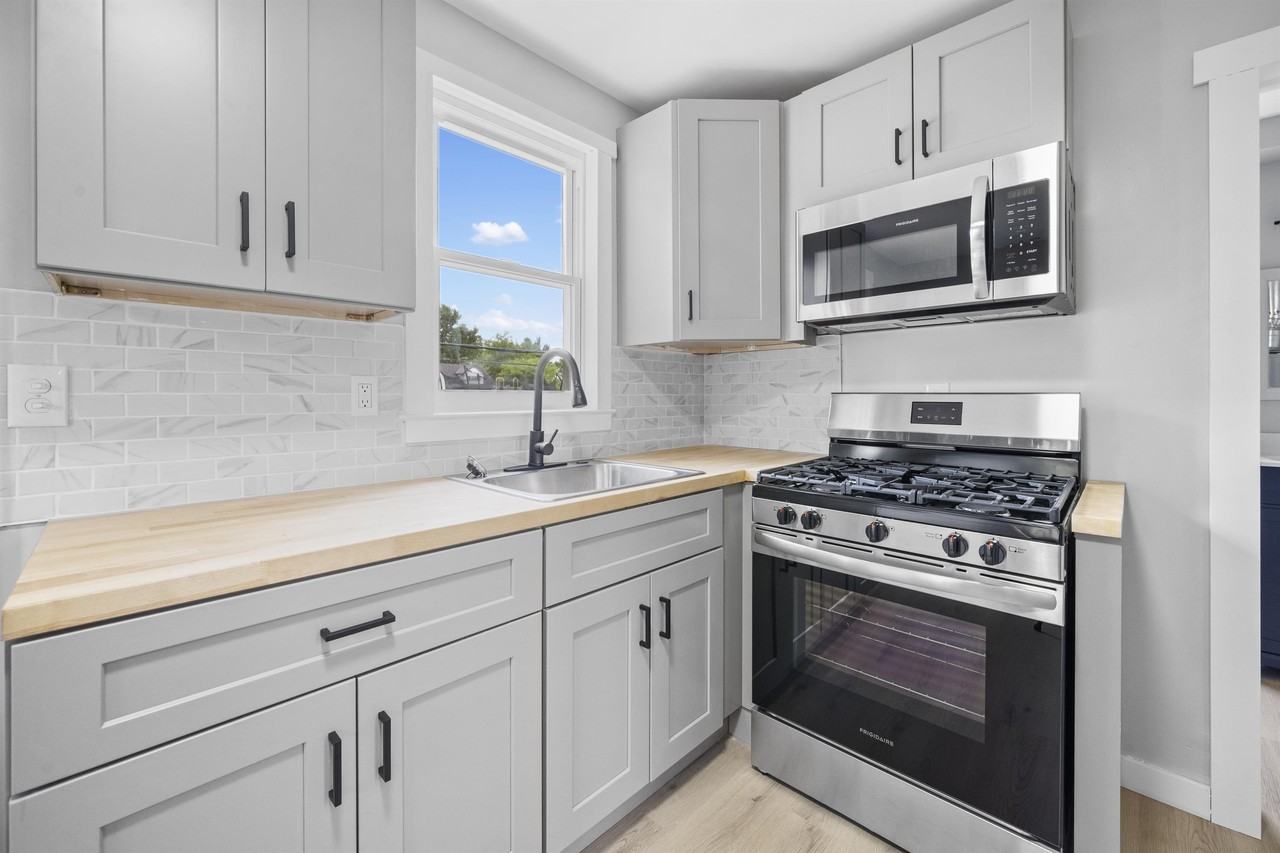 346 East Bernhard Avenue #1 - Photo 4 of 17