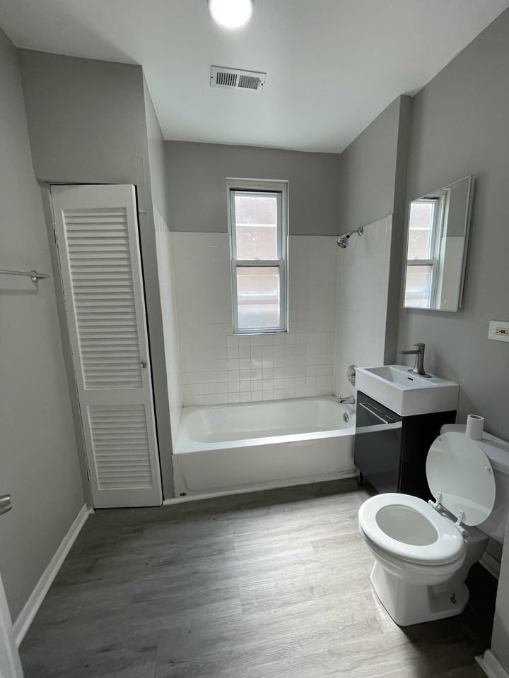 8436 South Burnham Avenue #2 - Photo 3 of 5