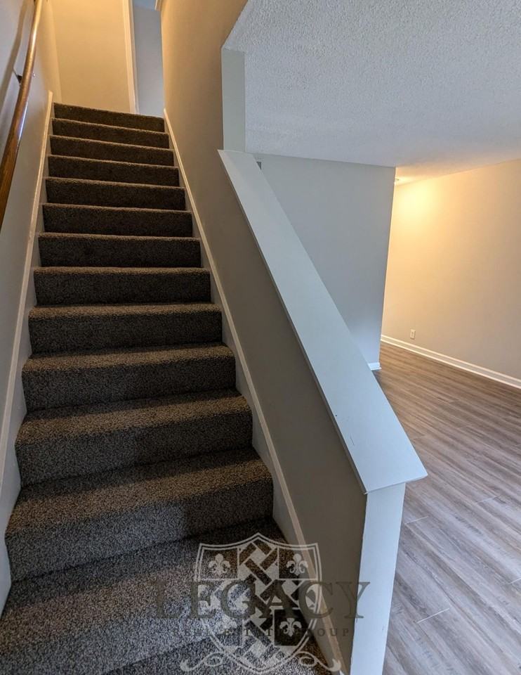 813 Holder Ct #1 - Photo 4 of 11