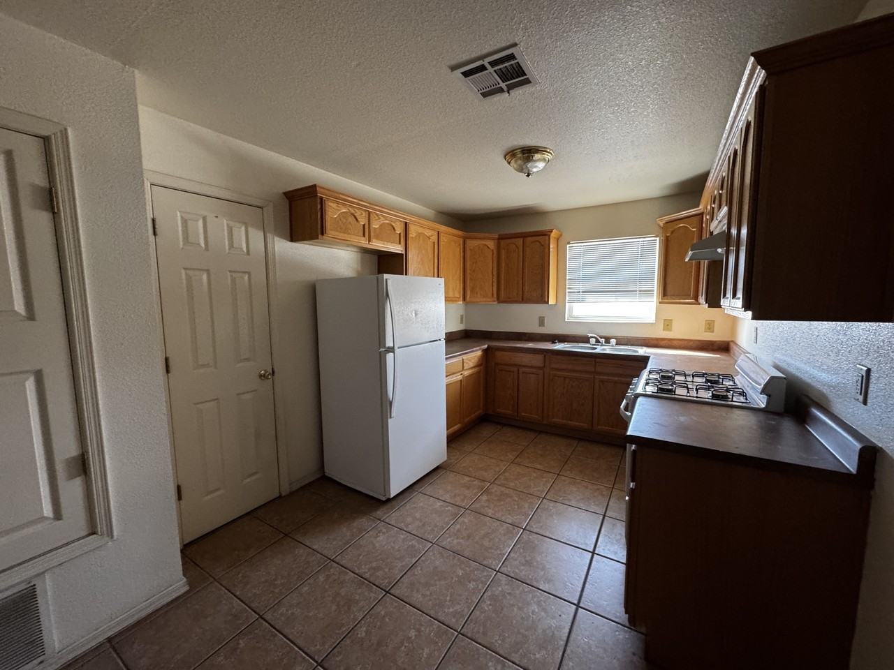 8715 Independence Drive #3 - Photo 6 of 7