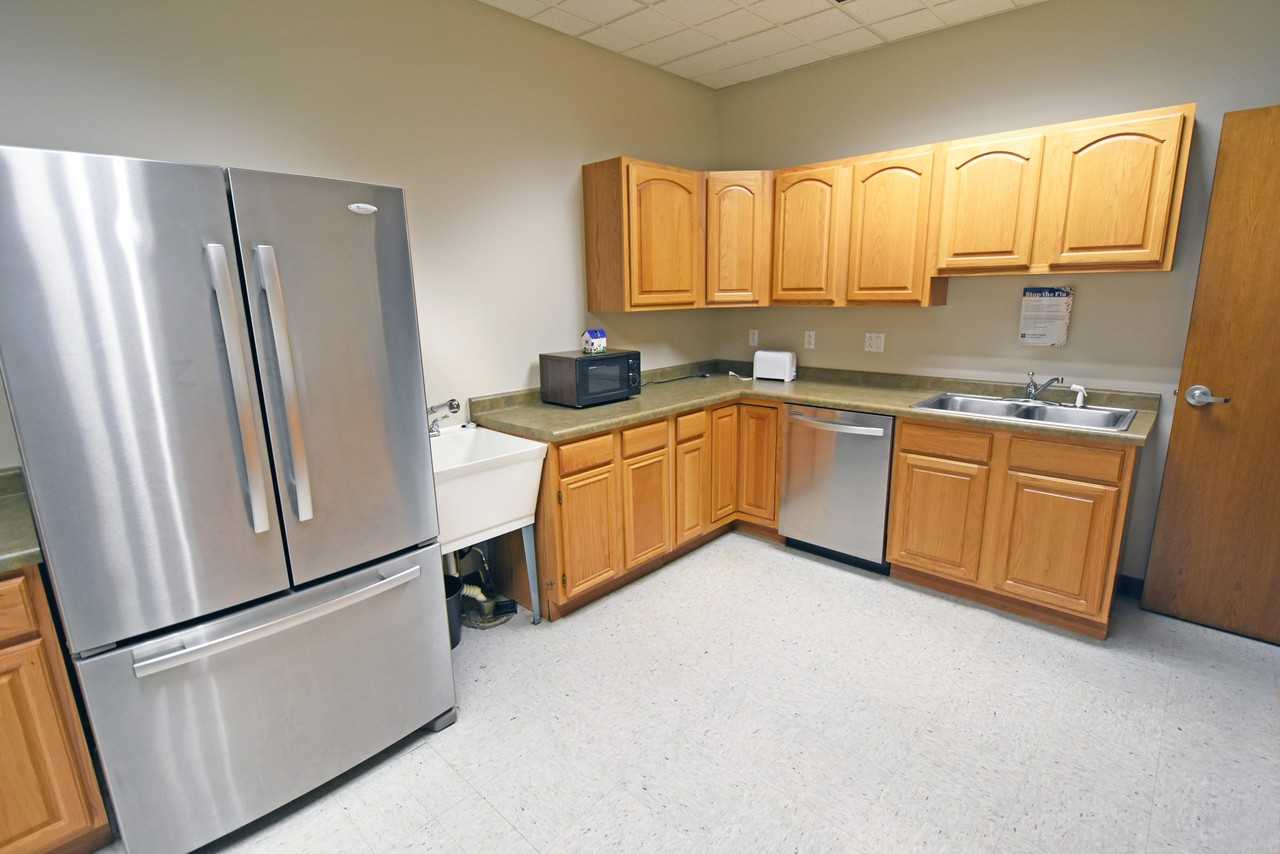 260 33rd Avenue Southwest #G - Photo 4 of 10