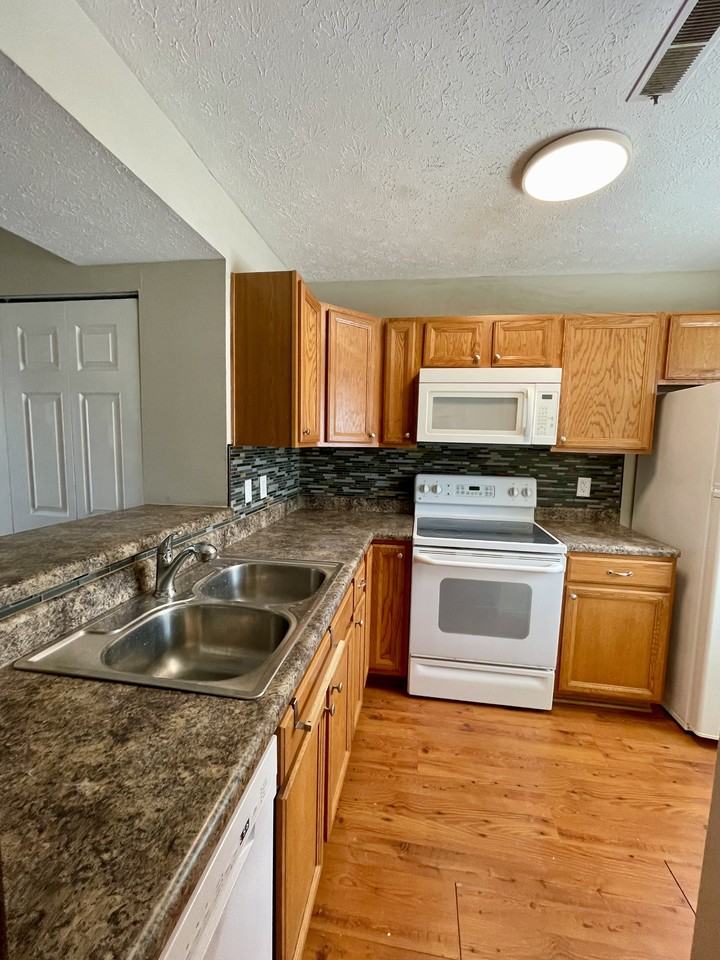 1416 Tenbury Drive #1 - Photo 6 of 23