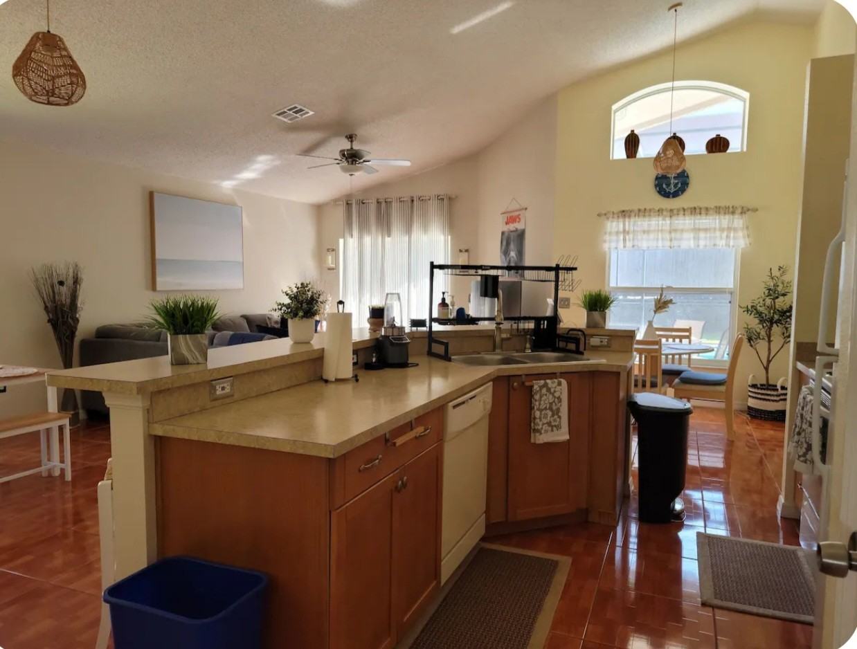 913 Lake Berkley Dr #1 - Photo 7 of 25