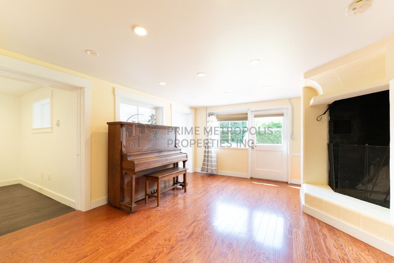 7461 W Mercer Way #1 - Photo 7 of 50