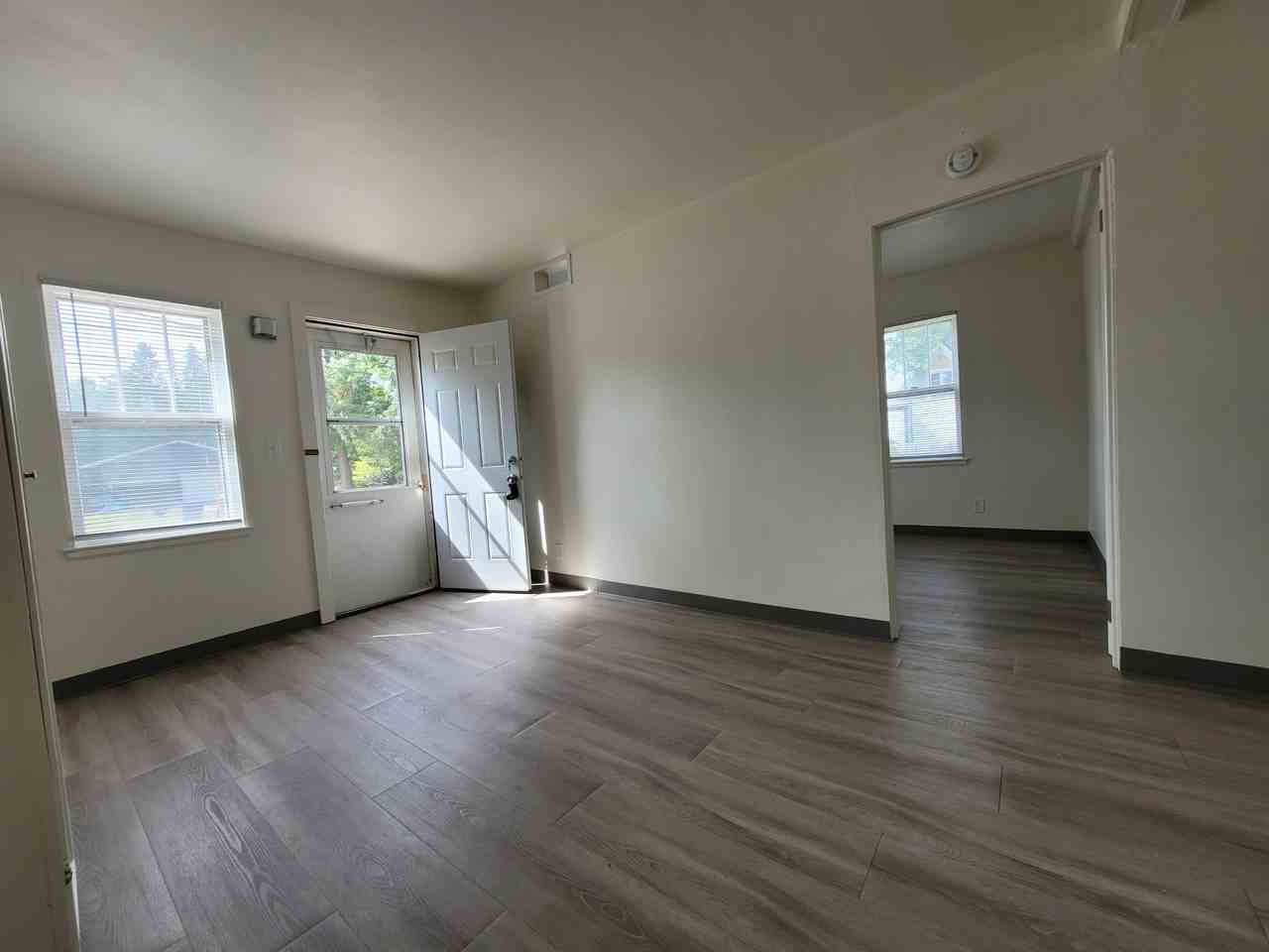 207 207/209 West Hancock Street - 209 #209 - Photo 2 of 9