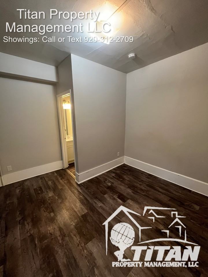 668 Jefferson St #A - Photo 7 of 11