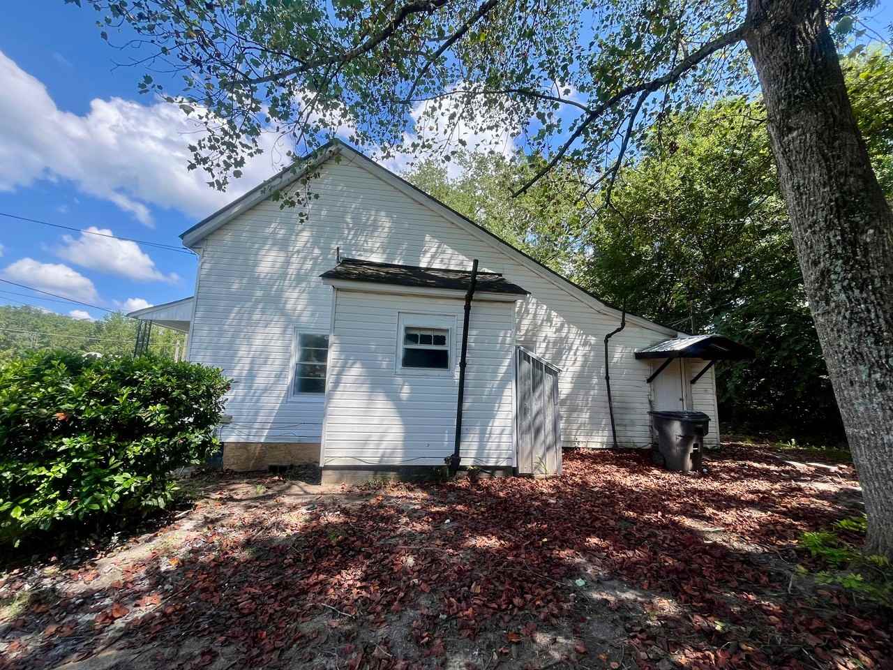 606 Ww Carr Ave #B - Photo 3 of 26