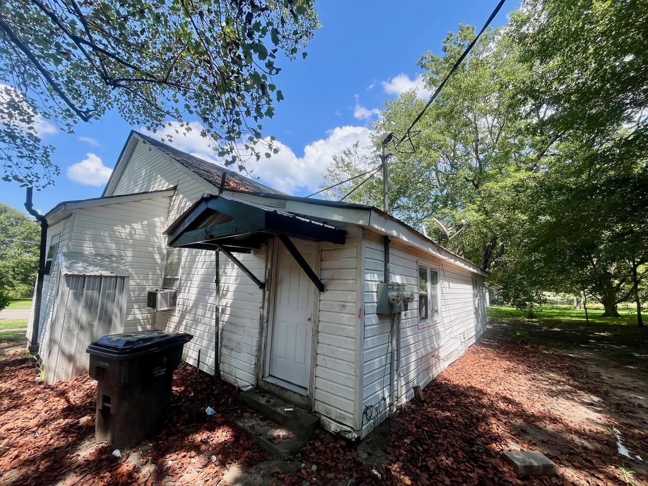 606 Ww Carr Ave #B - Photo 4 of 26