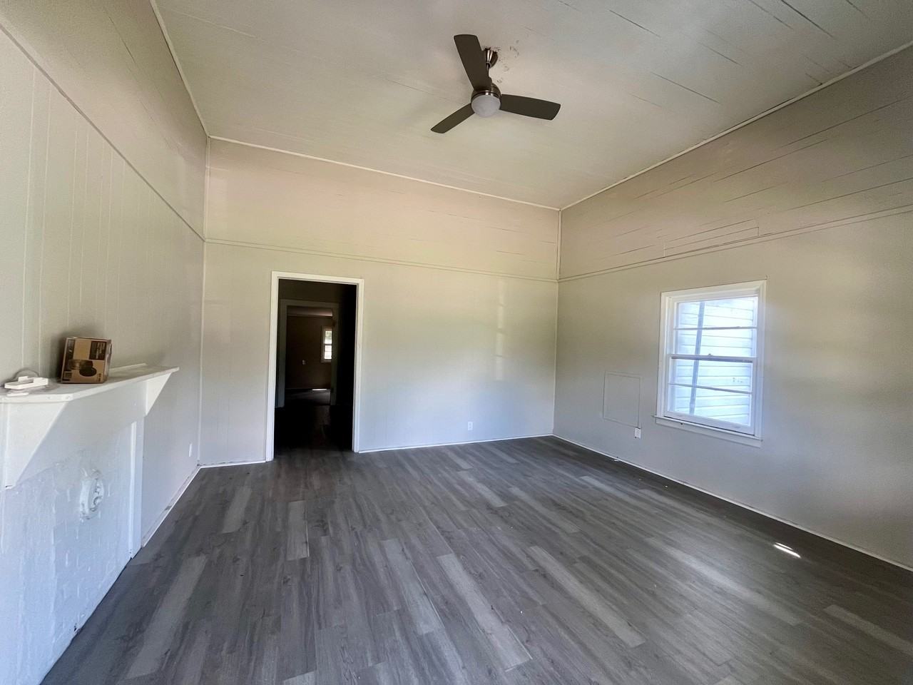 606 Ww Carr Ave #B - Photo 6 of 26