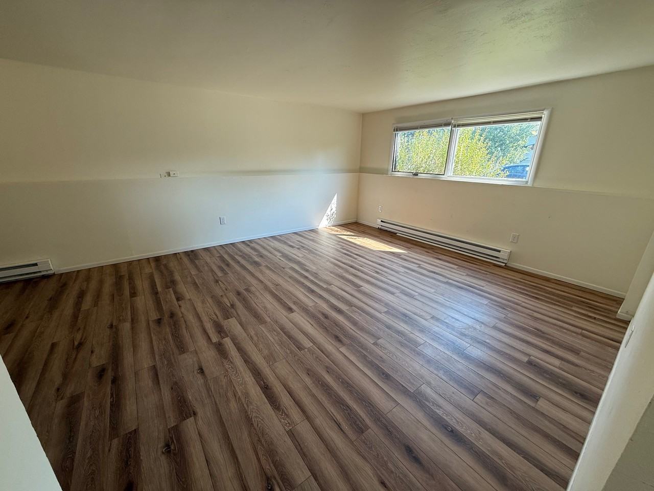 1625 S Rouse Ave #1 - Photo 4 of 20