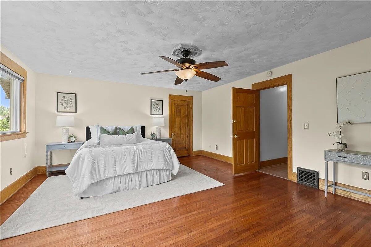 1122 Martin Luther King Jr Street Southeast #1 - Photo 6 of 33