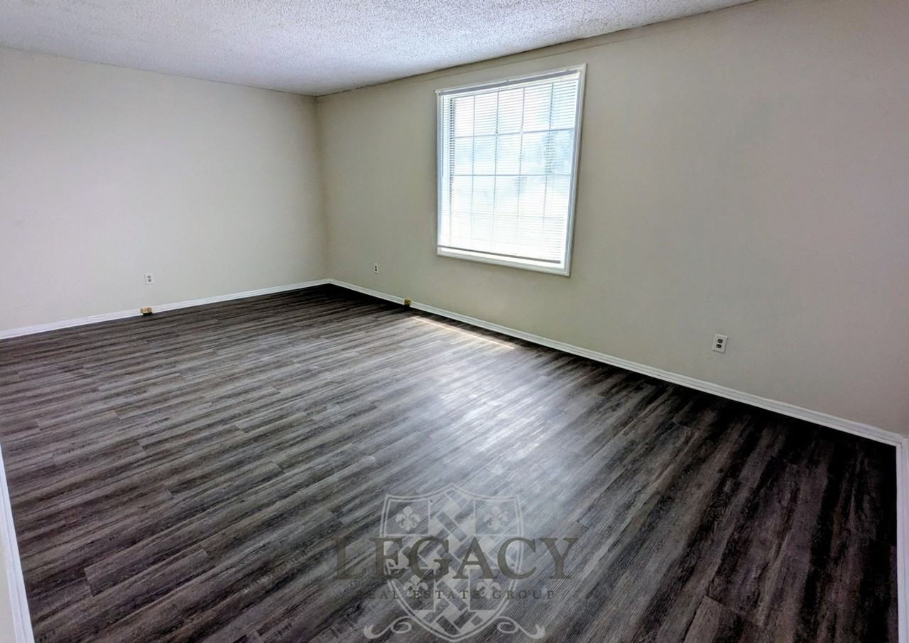 918 Coarsey Dr #1 - Photo 5 of 6