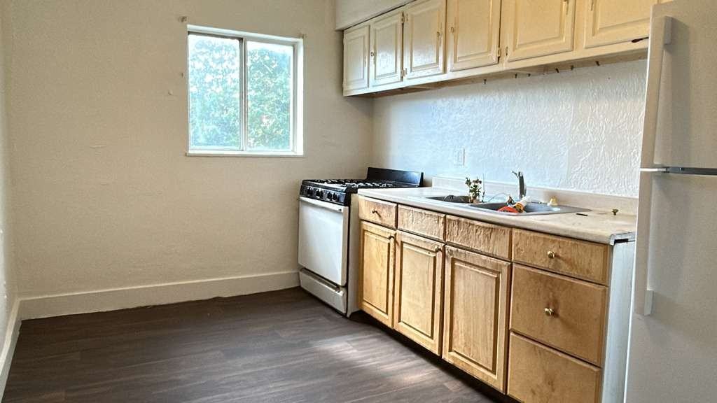 711 Russellwood Avenue #2 - Photo 5 of 5