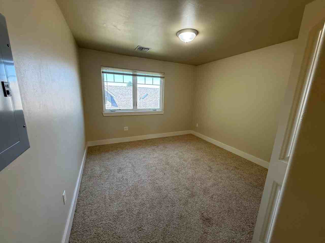 2115 Durston Rd #16 - Photo 6 of 10