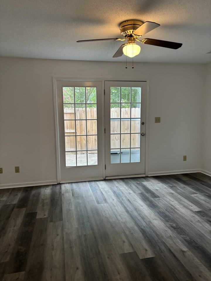 209 South Lincoln Street #1 - Photo 4 of 10