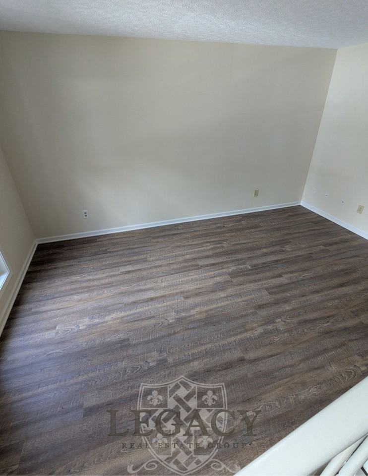 1030 Brookview Dr Apt 21c #21C - Photo 5 of 12