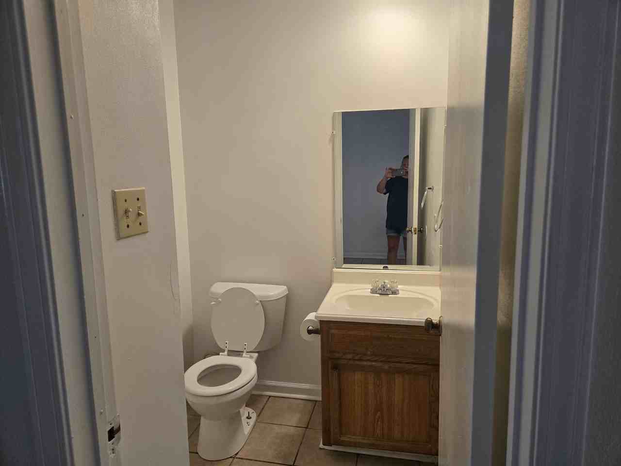 113 Oak Ridge Ave Apt C #1 - Photo 3 of 9