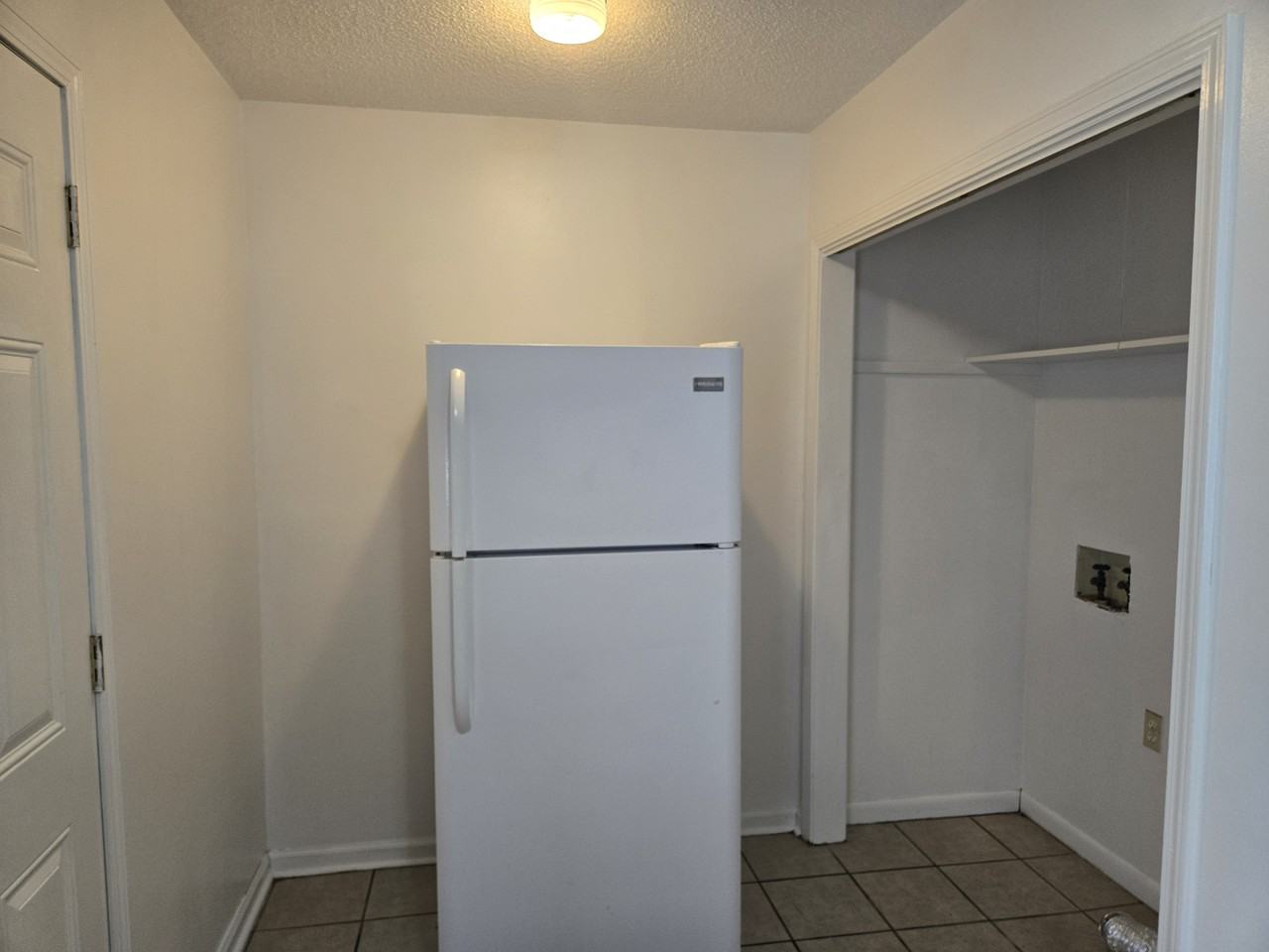 113 Oak Ridge Ave Apt C #1 - Photo 6 of 9
