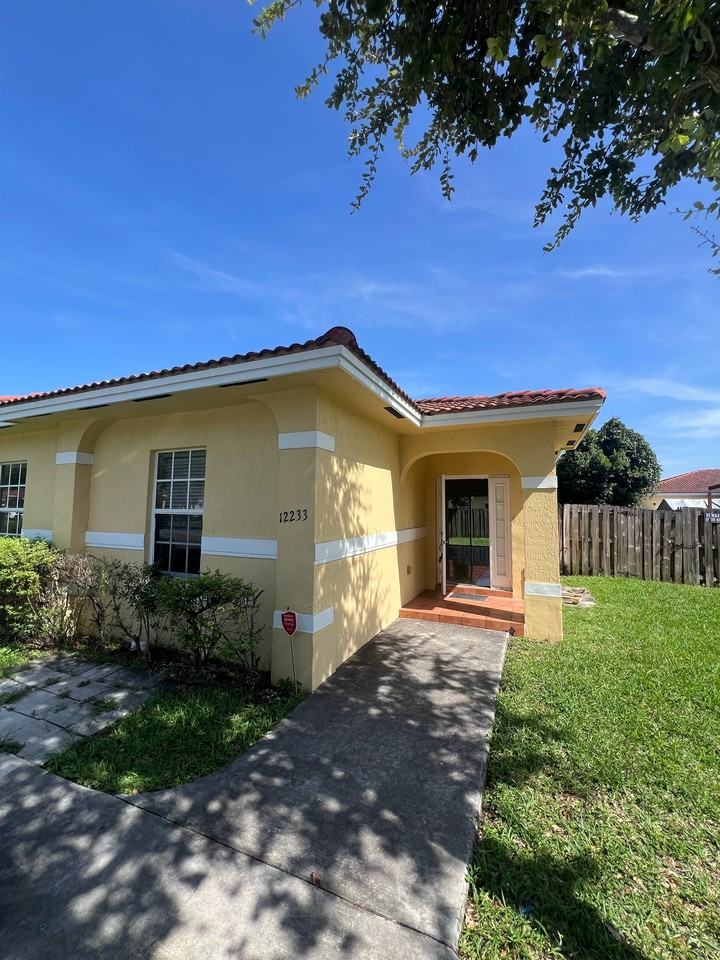 12233 Southwest 215th Terrace #12233 - Photo 4 of 12