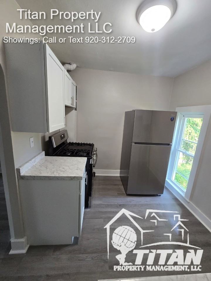 576 Jefferson St #2 - Photo 2 of 12