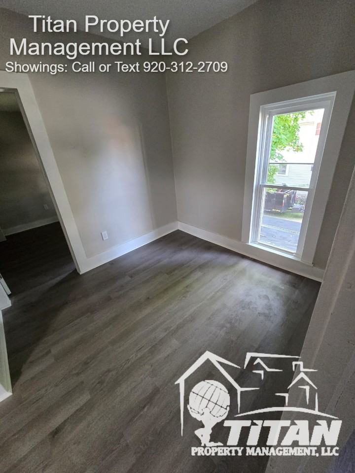 576 Jefferson St #2 - Photo 6 of 12