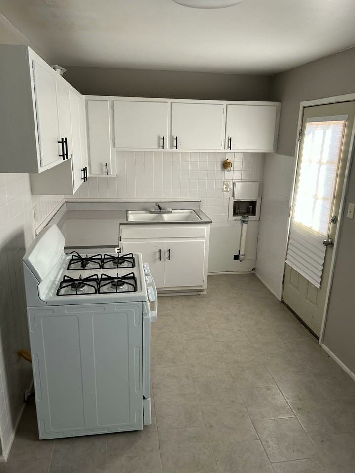 3818 Ne 26th Ave #1 - Photo 2 of 7