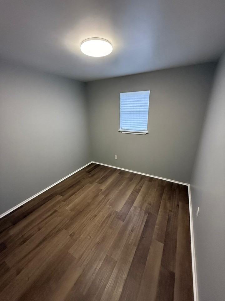 3818 Ne 26th Ave #1 - Photo 5 of 7