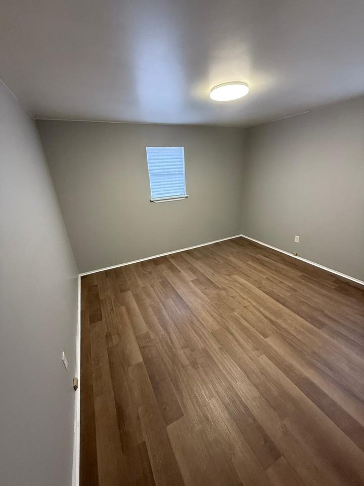 3818 Ne 26th Ave #1 - Photo 6 of 7