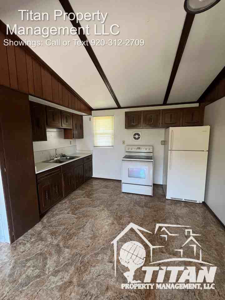 1382 Maricopa Dr #4 - Photo 4 of 8