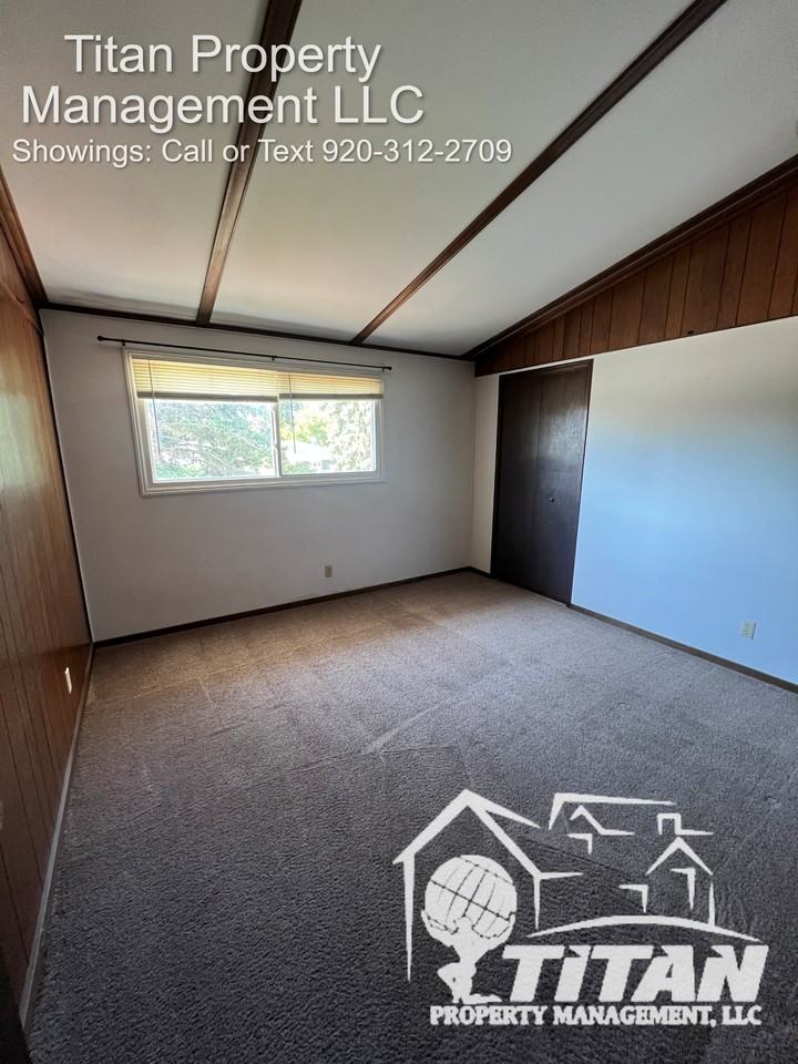 1382 Maricopa Dr #4 - Photo 5 of 8