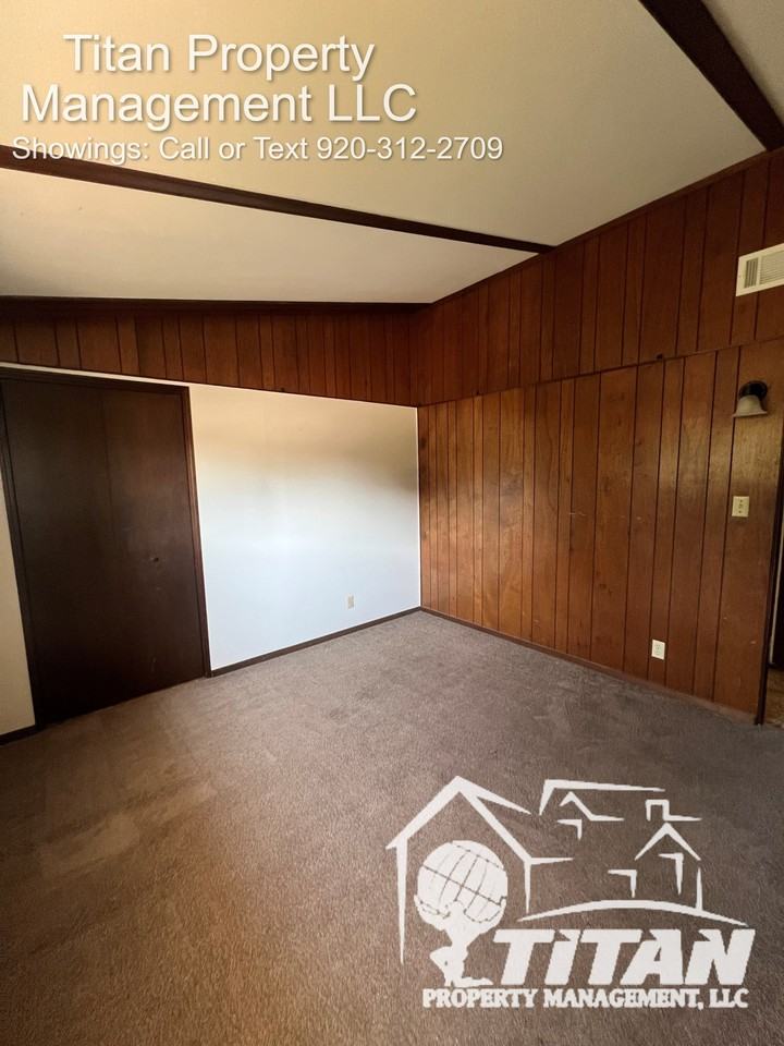 1382 Maricopa Dr #4 - Photo 6 of 8