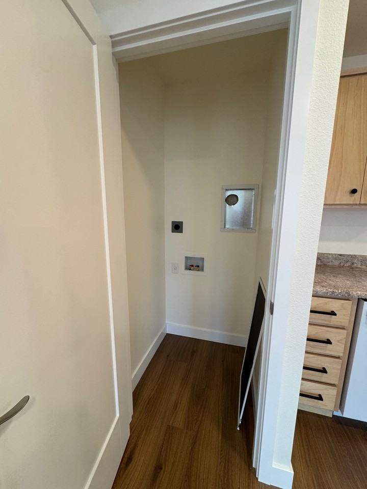 1654 Nw Highland Ave #A - Photo 3 of 26