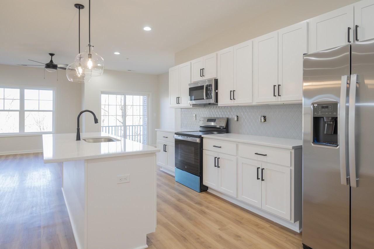 128 Brenleigh Ct #104 - Photo 3 of 14