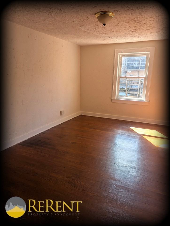 2l Adams Avenue #2L - Photo 3 of 7