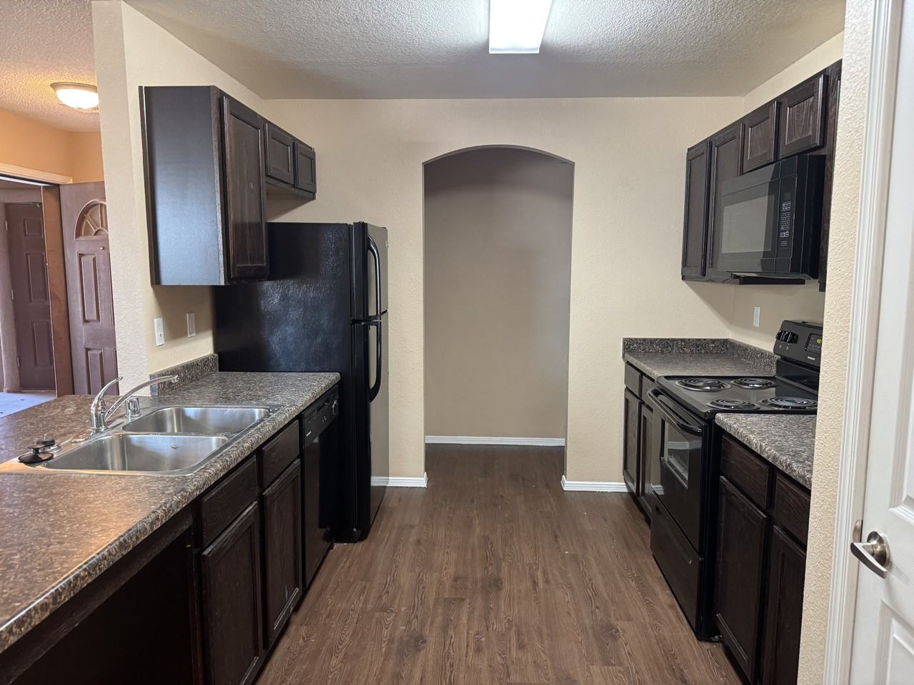 9811 Socorro Road #3 - Photo 5 of 8