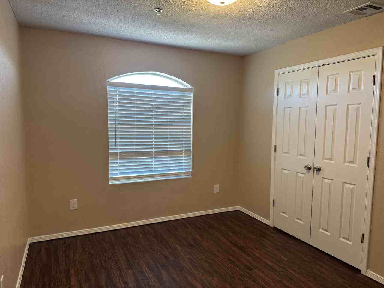 9811 Socorro Road #3 - Photo 6 of 8