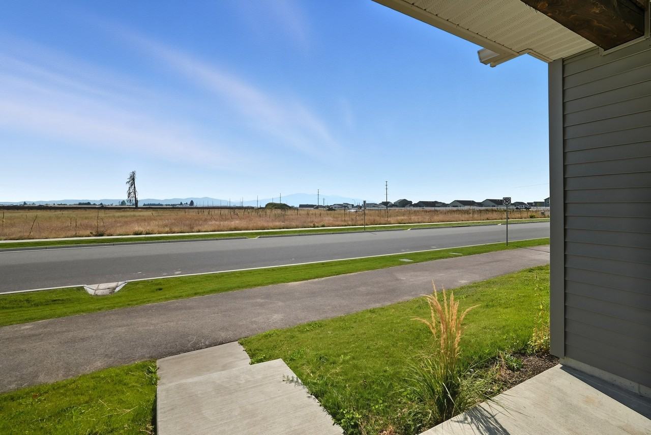 11557 N Railway Ave #1 - Photo 3 of 48