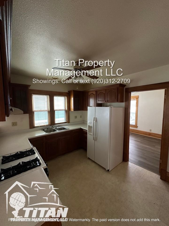 547 Jefferson St #1 - Photo 5 of 9