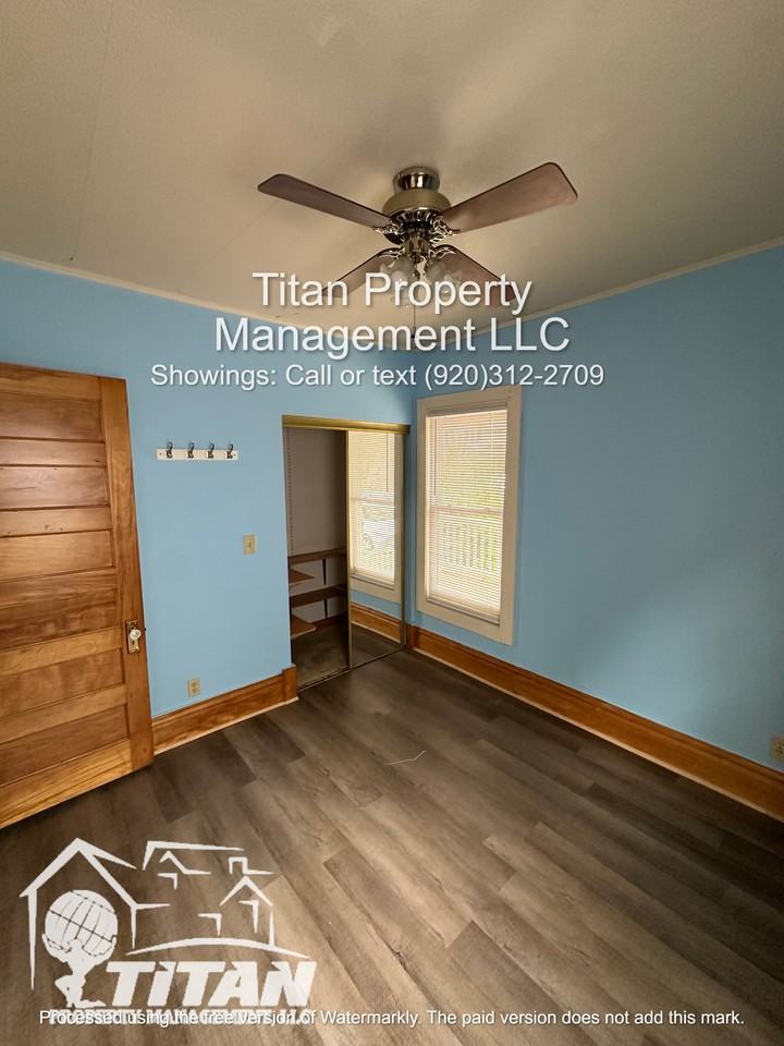 547 Jefferson St #1 - Photo 7 of 9