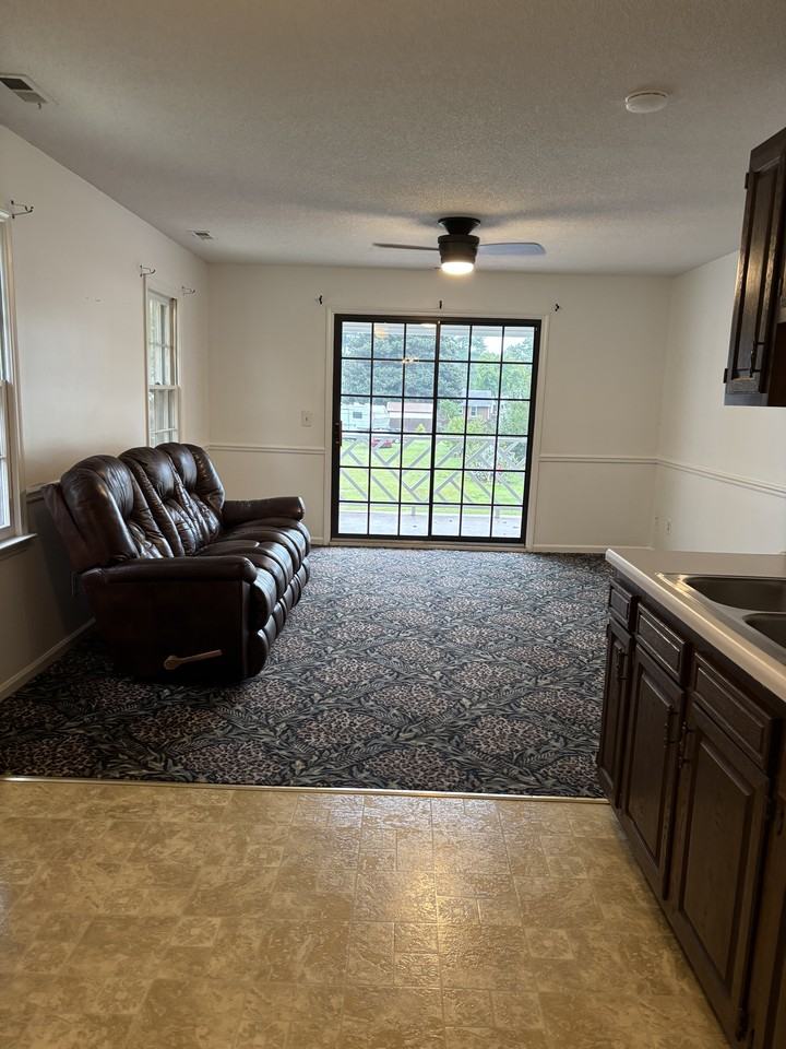 408 W Harnett St #1 - Photo 3 of 12