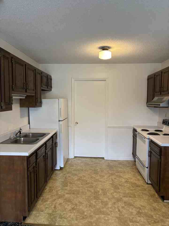 408 W Harnett St #1 - Photo 4 of 12